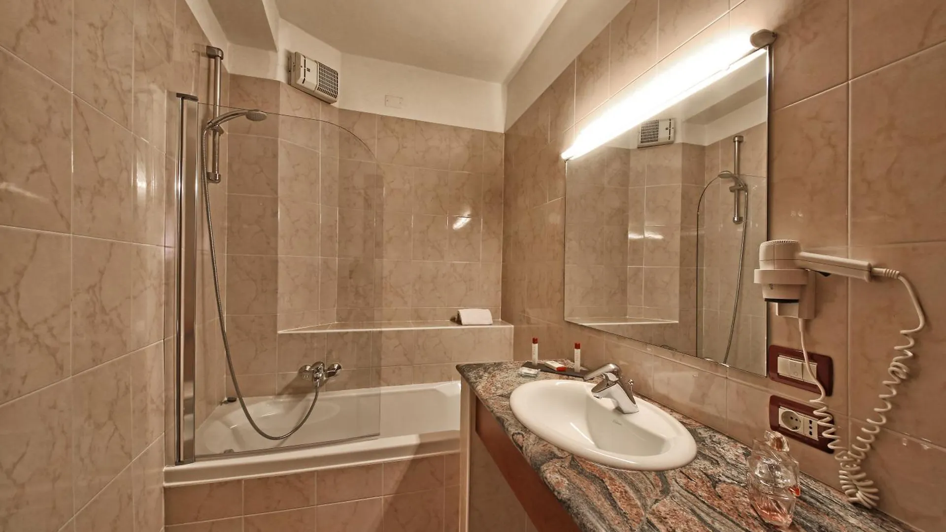 Hotel Vigna Salo 3*,